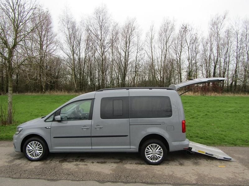 Purple Used 2020 VW Caddy Maxi Life Life MPV | £15,495 (Good price) - Image 1/3