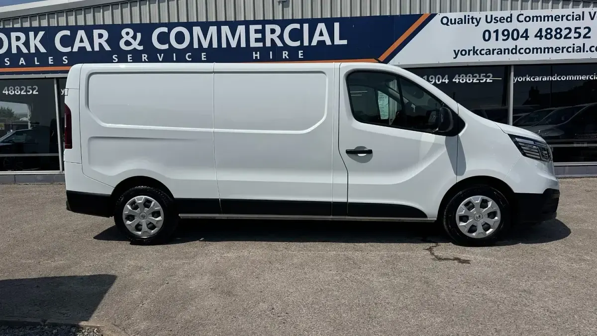Used Renault Trafic Business 2023 White