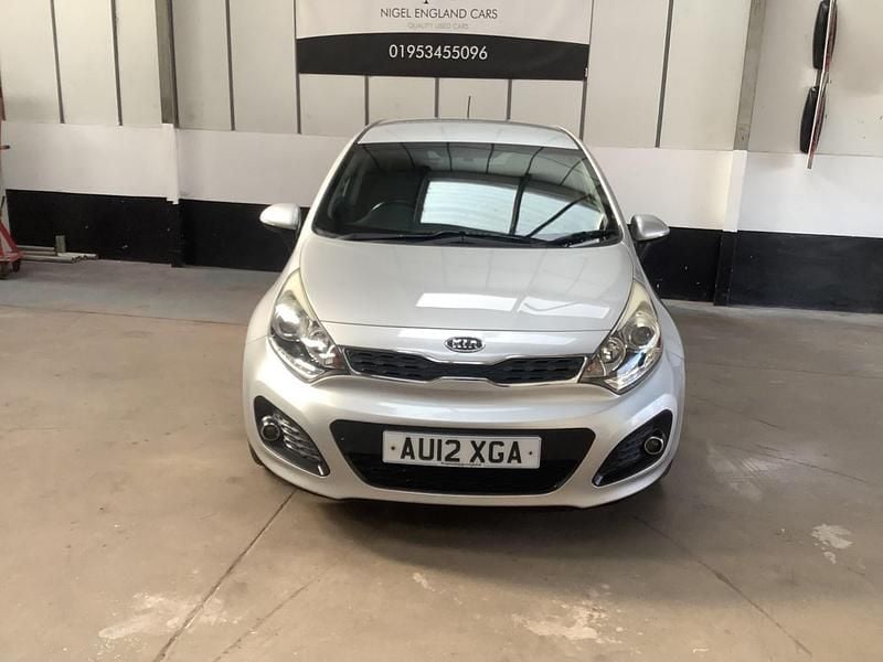 Used Kia Rio 107 HP (78 kW) 2012 Silver Hatchback