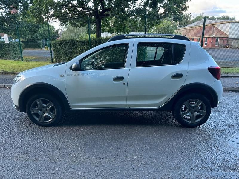 Used Dacia Sandero Essentiel 2020 White Hatchback