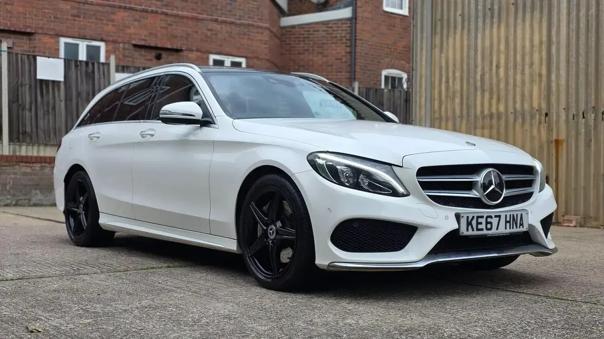 Used Mercedes C250 AMG line 204 HP (150 kW) 2017 White Estate