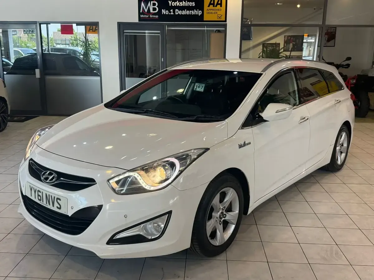 Used Hyundai i40 Style 136 HP (100 kW) 2011 White Estate