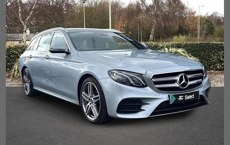 Begagnad Mercedes E220 AMG line 191 HK (140 kW) 2018 Silver Kombi