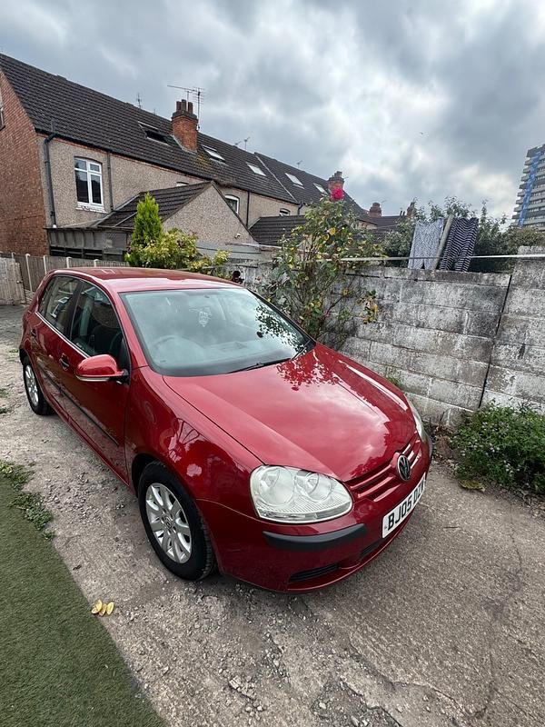 Red Used 2005 VW Golf IV SE Hatchback | £1,995 (Expensive) - Image 1/4