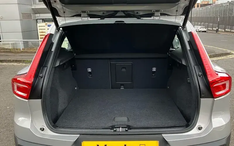 Used Volvo XC40 Core 163 HP (119 kW) 2026 SUV