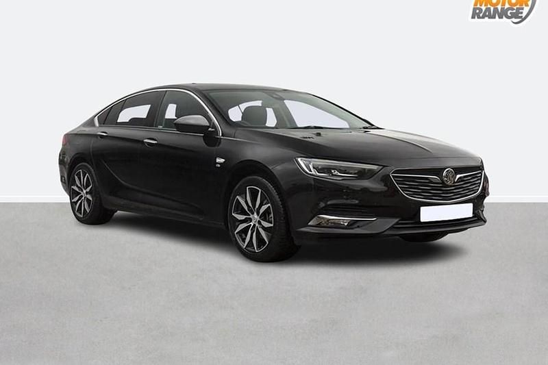 Used Vauxhall Insignia SRi 210 HP (154 kW) 2020 Red Hatchback
