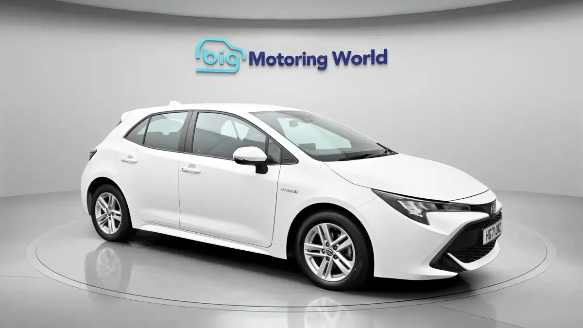 Begagnad Toyota Corolla 122 HK (89 kW) 2022 Halvkombi