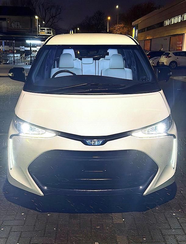 Used Toyota Estima Hybrid 2017 White MPV