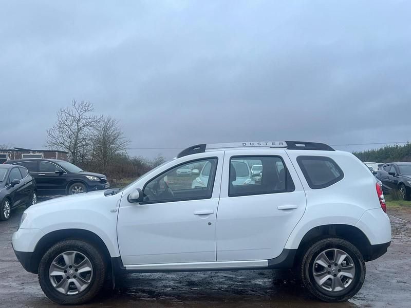 Used Dacia Duster Lauréate 2016 White SUV