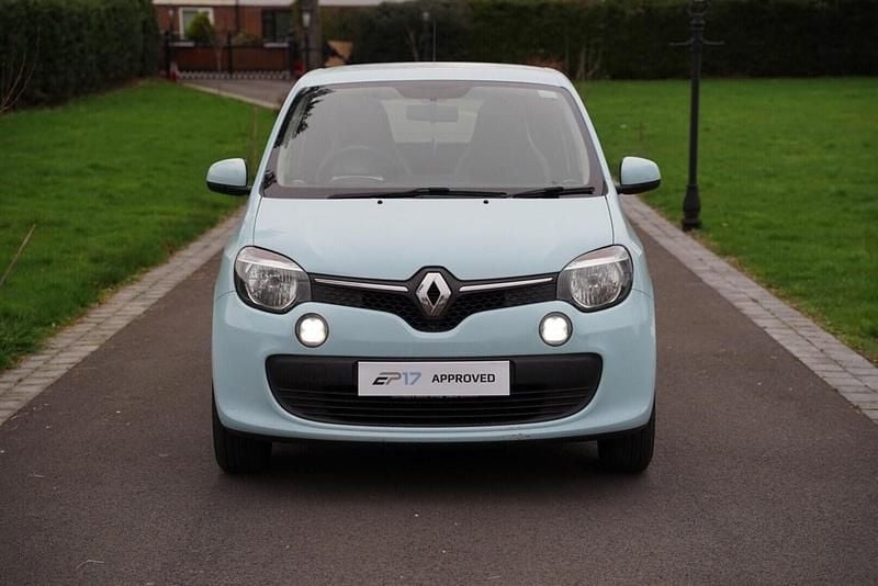 Used Renault Twingo Play 70 HP (51 kW) 2016 Blue Hatchback