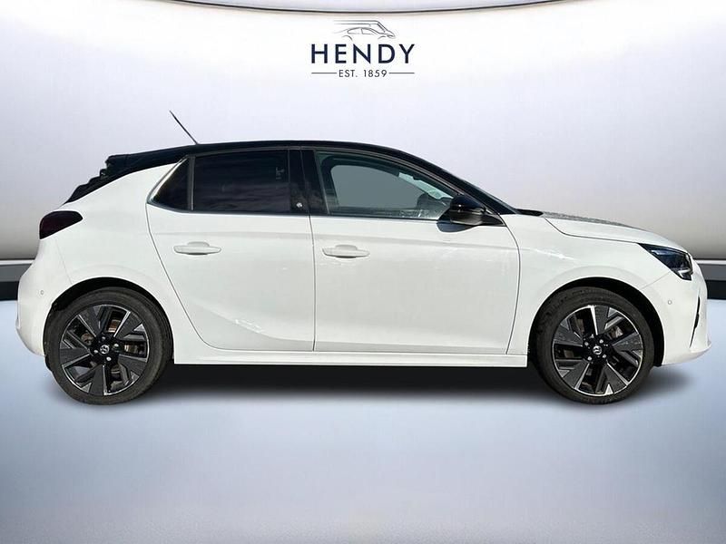 Used Vauxhall Corsa-e Elite 98 kW (134 HP) 2022 White Hatchback