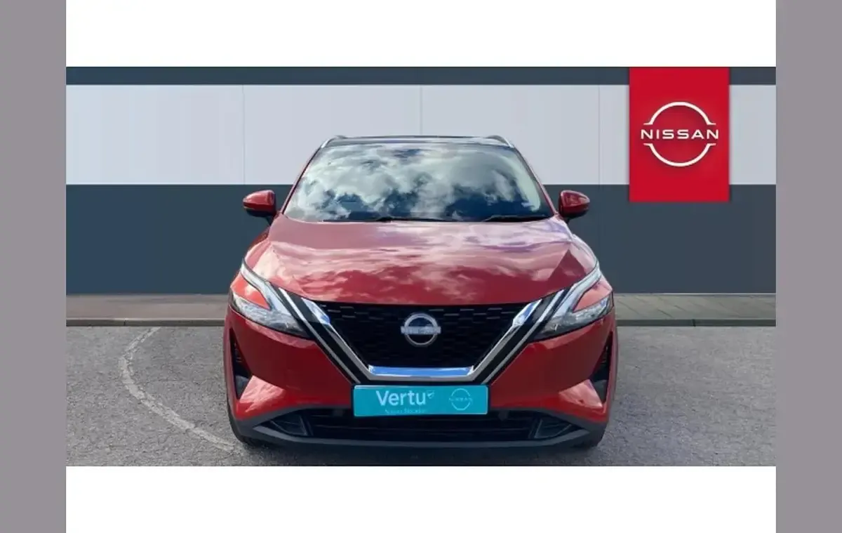 Used Nissan Qashqai Acenta Premium 155 HP (114 kW) 2023 Red SUV