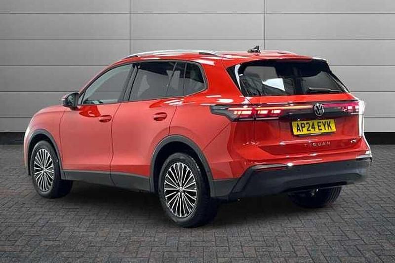 Used VW Tiguan Match 150 HP (110 kW) 2024 Persimmon red SUV