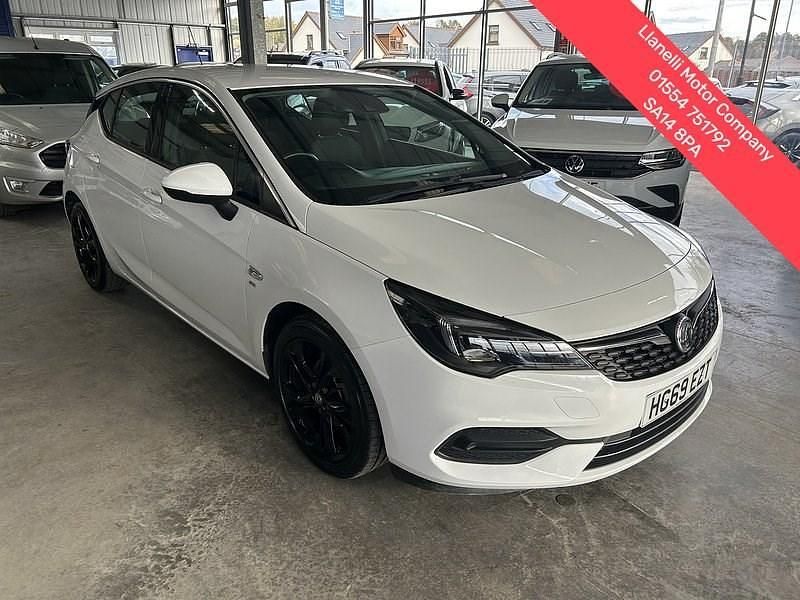 White Used 2019 Vauxhall Astra SRi Hatchback | £9,495 (Fair price) - Image 1/4