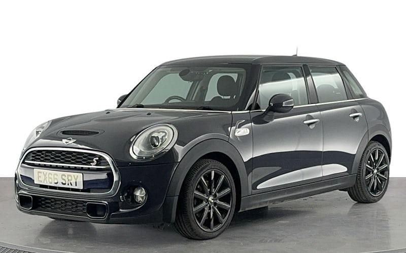 Begagnad Mini Cooper S Hatch 192 HK (141 kW) 2016 Halvkombi