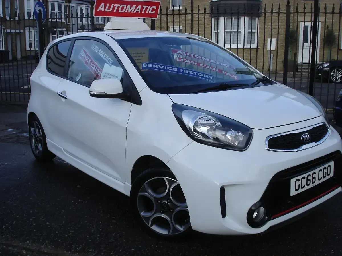 Used Kia Picanto 84 HP (61 kW) 2016 White Hatchback