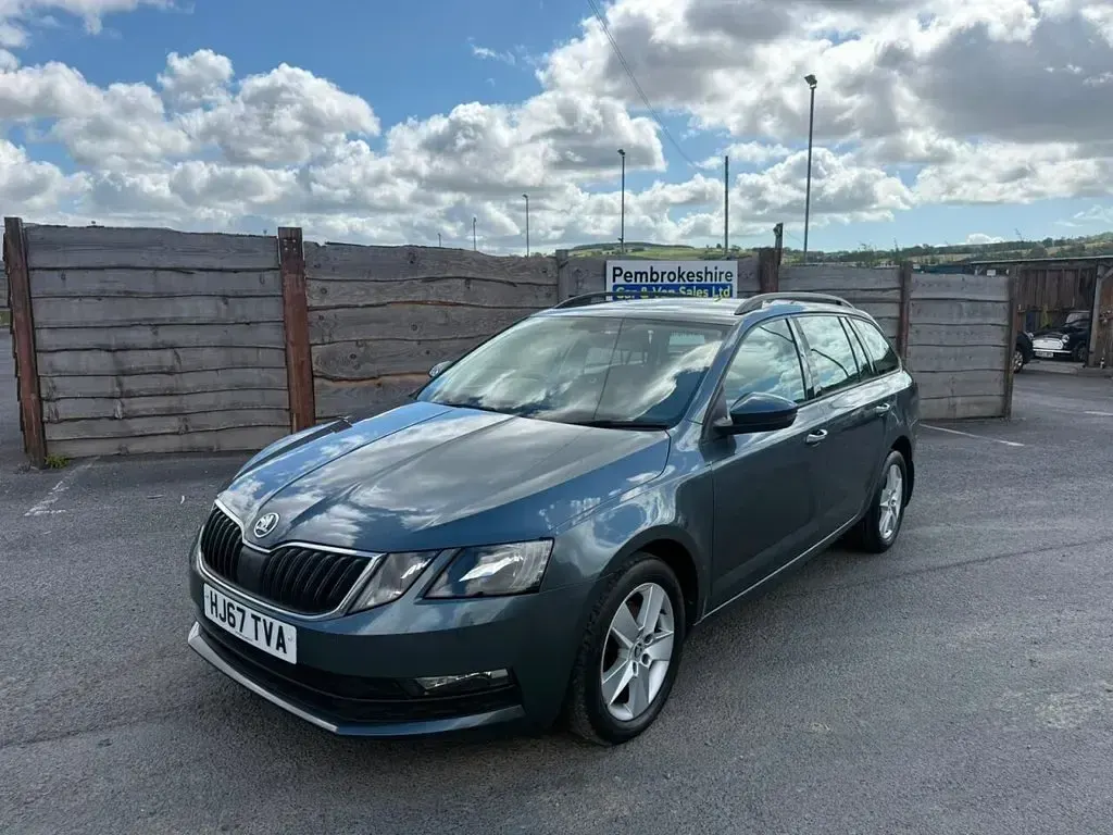 Used Skoda Octavia SE 150 HP (110 kW) 2017 Grey Estate