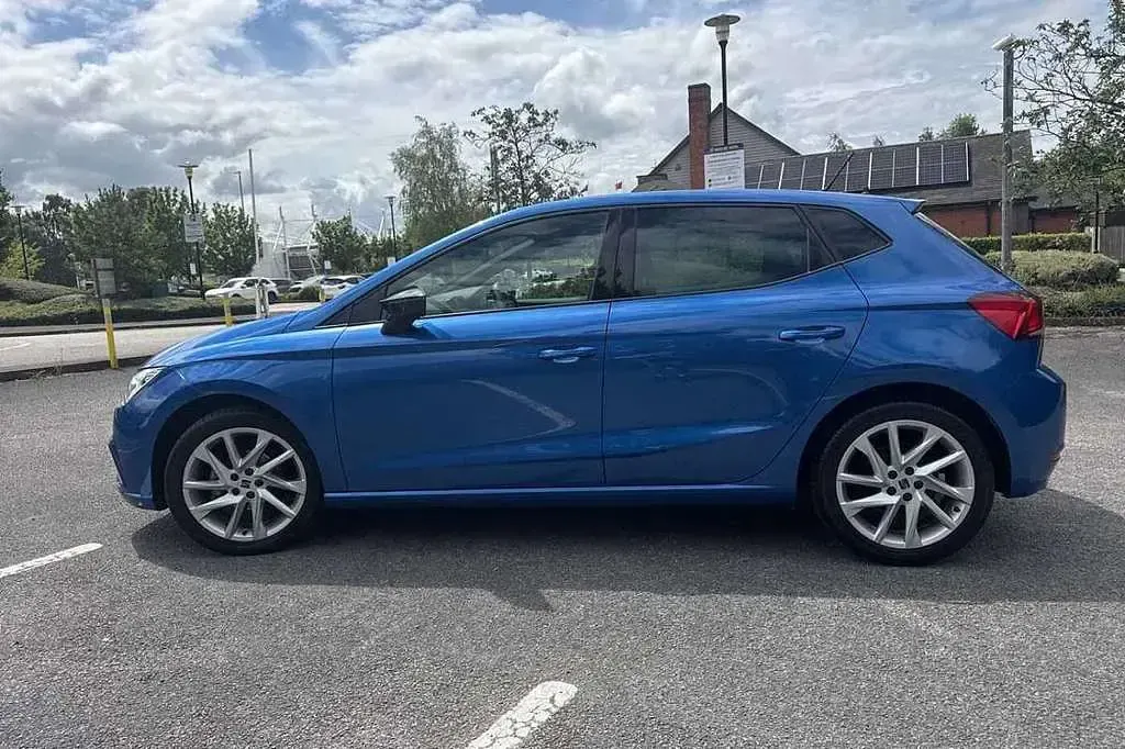 Used Seat Ibiza FR 94 HP (69 kW) 2023 Blue Hatchback