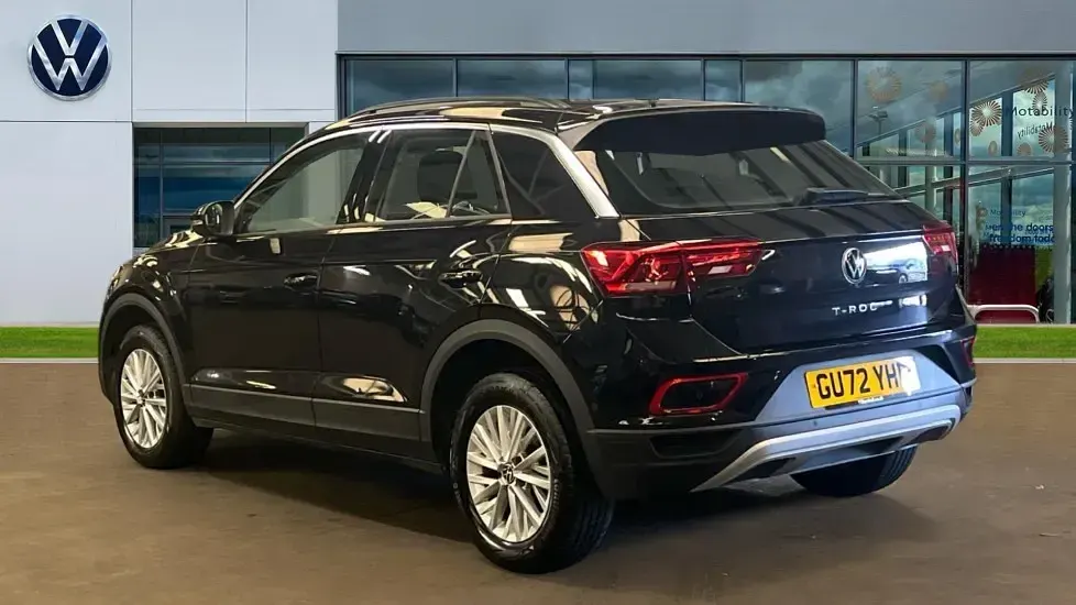 Used VW T-Roc Life 150 HP (110 kW) 2022 Deep black pearl SUV
