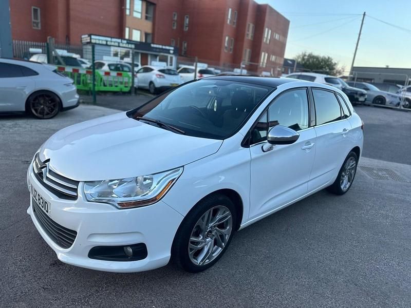 White Used 2014 Citroën C4 SELECTION Hatchback | £2,795 (Fair price) - Image 1/4