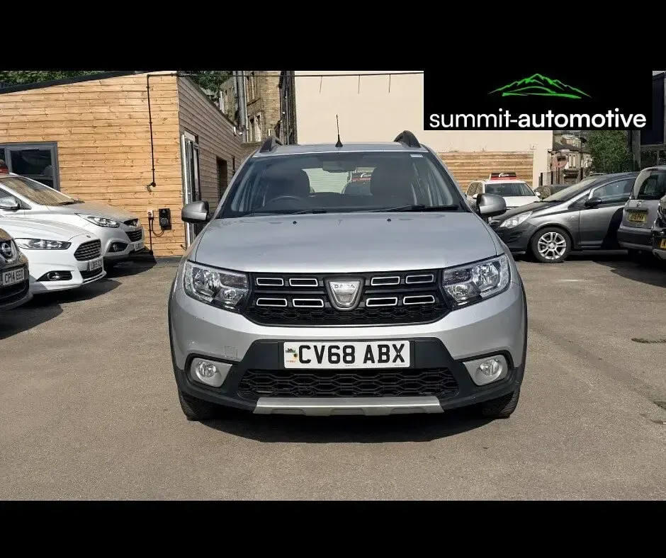 Used Dacia Sandero Essentiel 90 HP (66 kW) 2018 Silver Hatchback