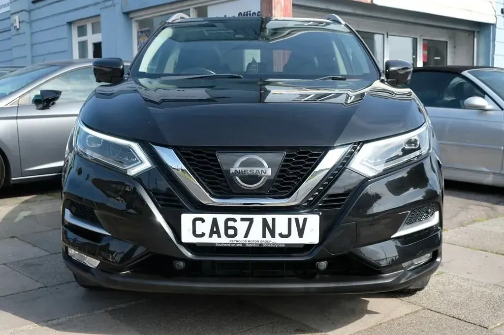 Used Nissan Qashqai Tekna 128 HP (94 kW) 2017 Black SUV