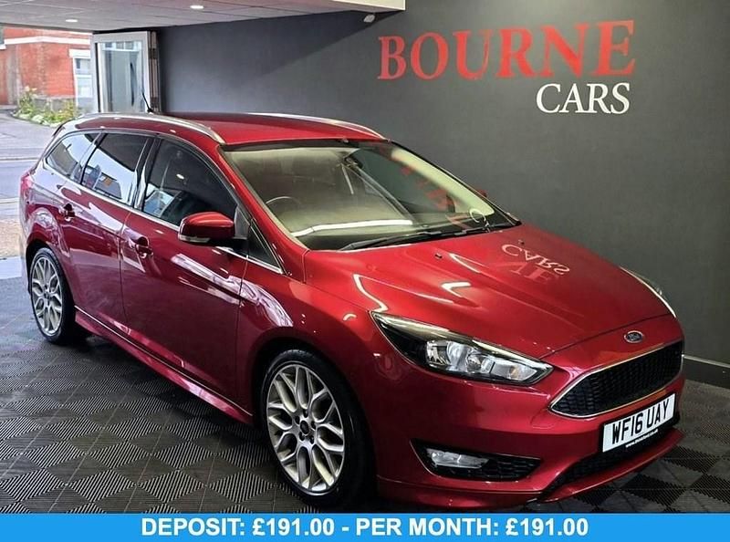 Red Used 2016 Ford Focus Zetec Estate | £8,195 (Fair price) - Image 1/4