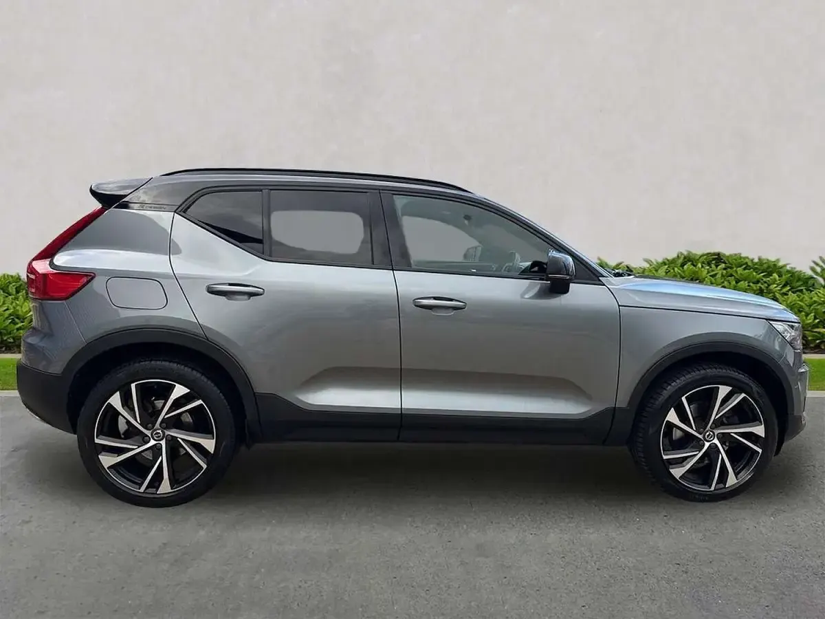 Used Volvo XC40 R-Design Pro 190 HP (139 kW) 2019 Grey SUV