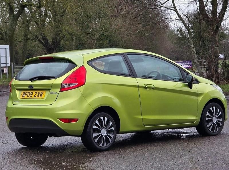 Used Ford Fiesta Style 82 HP (60 kW) 2009 Green Hatchback