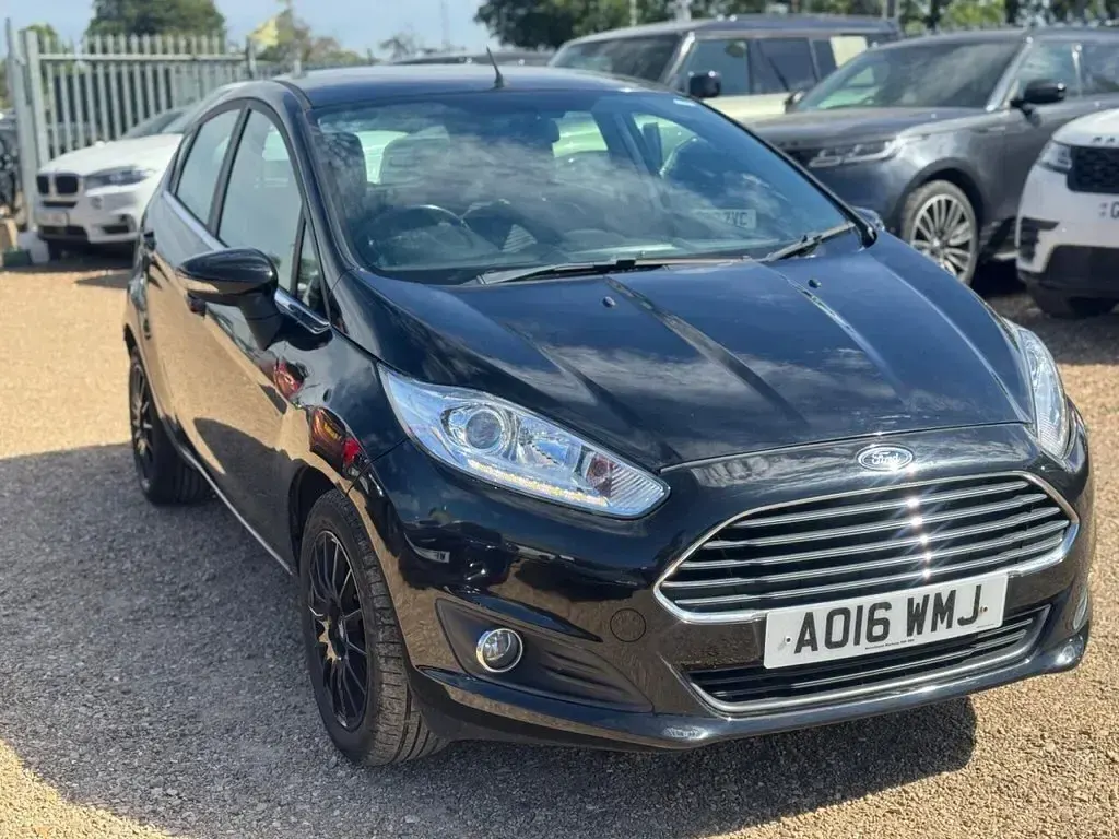Used Ford Fiesta Zetec 120 HP (88 kW) 2015 Hatchback