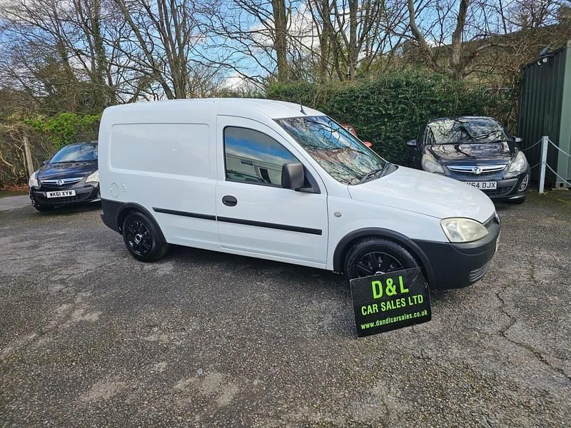 Used Vauxhall Combo 2007 White MPV