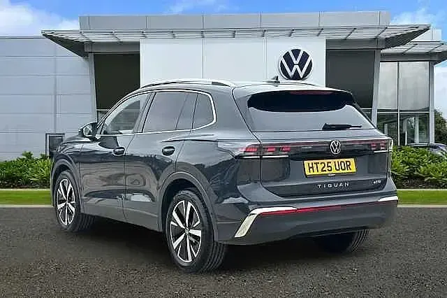 Used VW Tiguan Elegance 150 HP (110 kW) 2025 Grey SUV