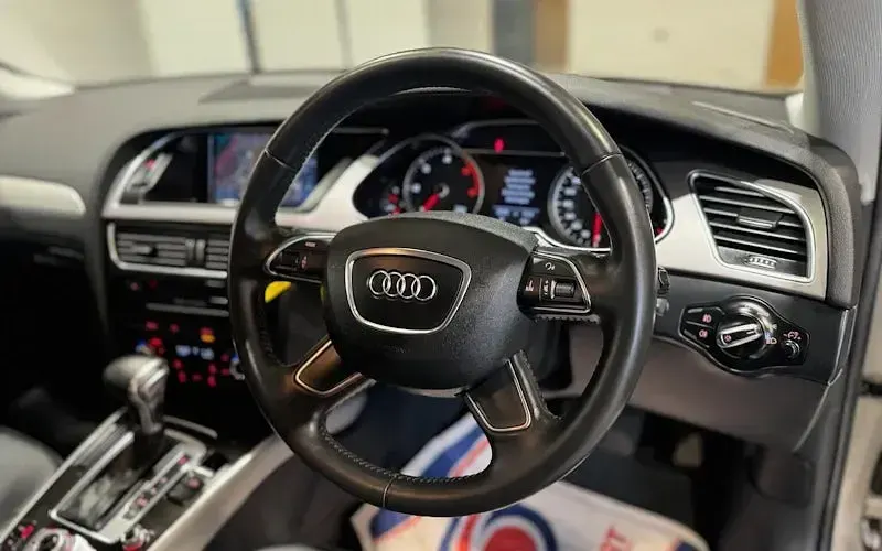 Used Audi A4 177 HP (130 kW) 2013 Silver Sedan