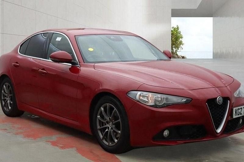Used Alfa Romeo Giulia 180 HP (132 kW) 2018 Red Sedan