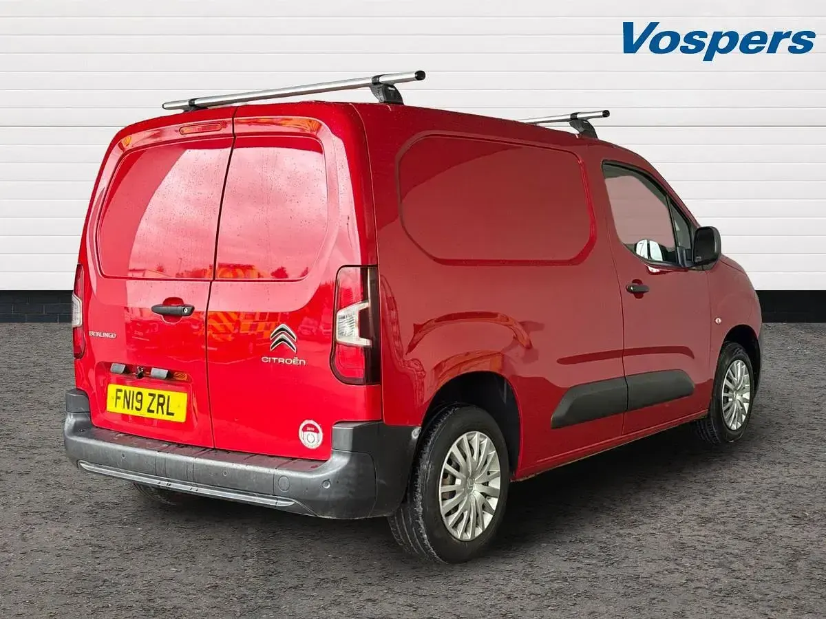 Used Citroën Berlingo 75 HP (55 kW) 2019 Red MPV