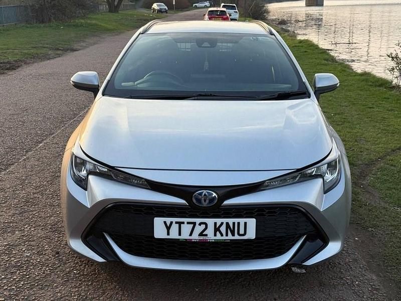 Begagnad Toyota Corolla 122 HK (89 kW) 2022 Silver Van