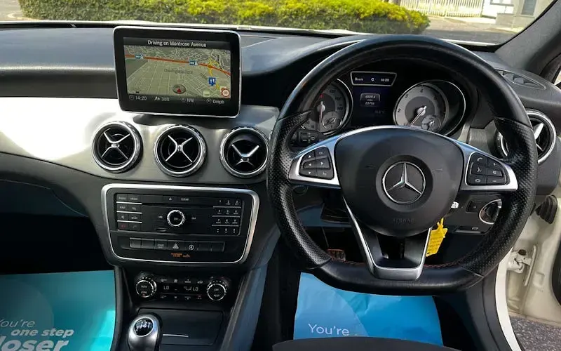 Used Mercedes GLA200 AMG line 136 HP (100 kW) 2015 White SUV