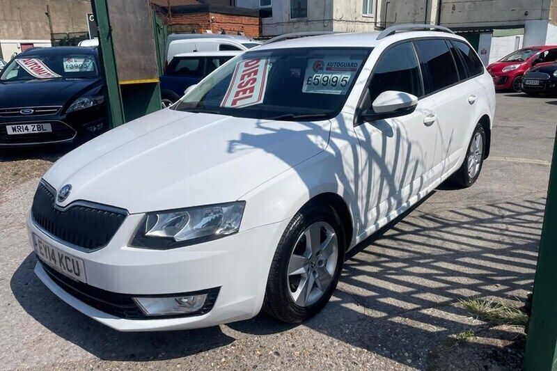 White Used 2014 Skoda Octavia SE Estate | £5,995 (Super price) - Image 1/1