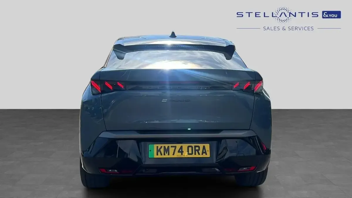 Used Peugeot e-3008 GT 152 kW (207 HP) 2024 Blue SUV