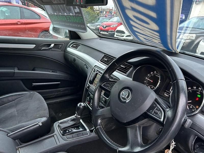 Used Skoda Superb SE 140 HP (102 kW) 2015 Silver Estate