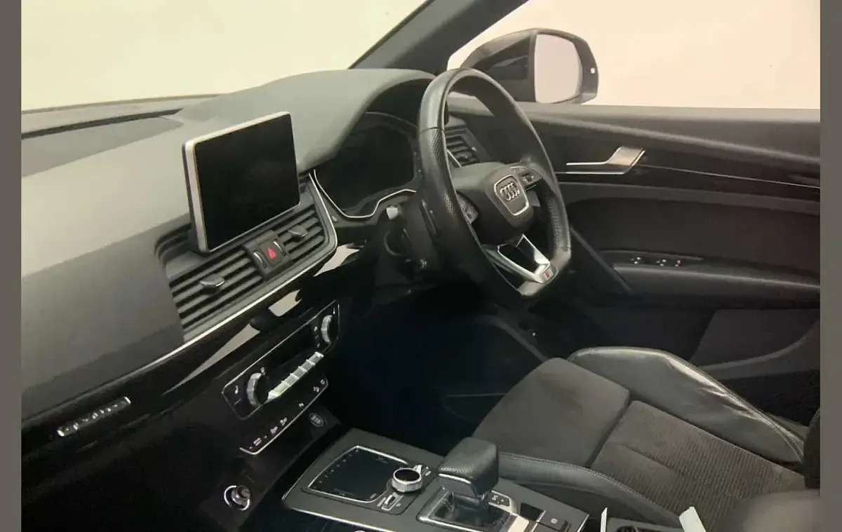 Used Audi Q5 Black Edition 187 HP (137 kW) 2020 Blue SUV