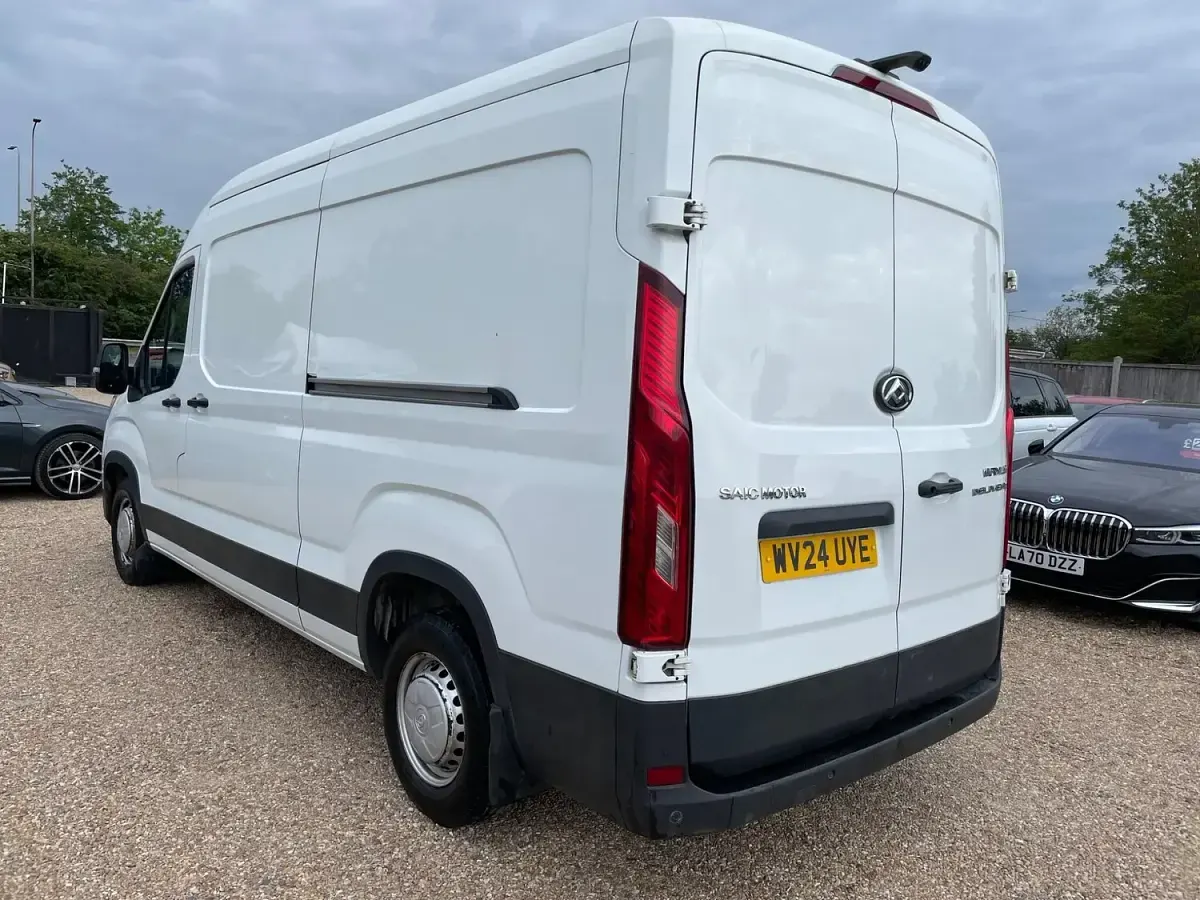 Used Maxus V90 161 HP (118 kW) 2024 White Van