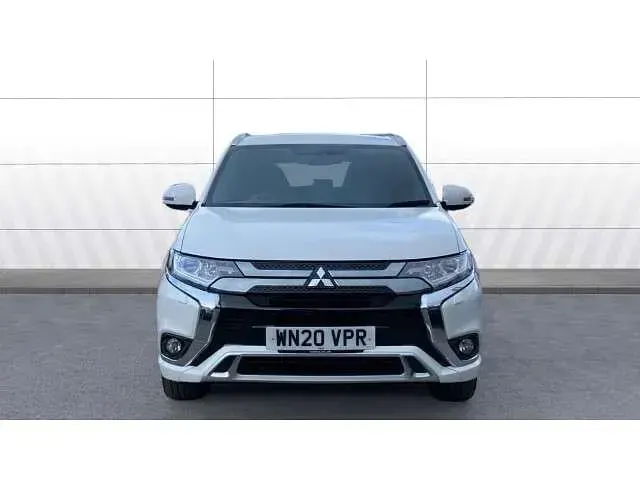 Used Mitsubishi Outlander P-HEV 221 HP (162 kW) 2020 White SUV