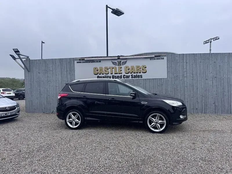 Usado Ford Kuga Titanium X 180 HP (132 kW) 2016 Preto SUV