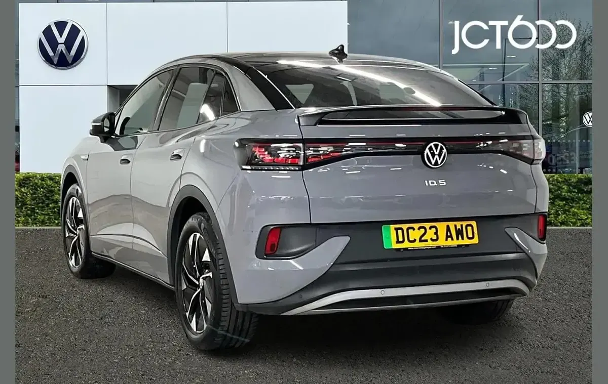Begagnad VW ID.5 Pro Performance 150 kW (204 HK) 2023 Grå SUV