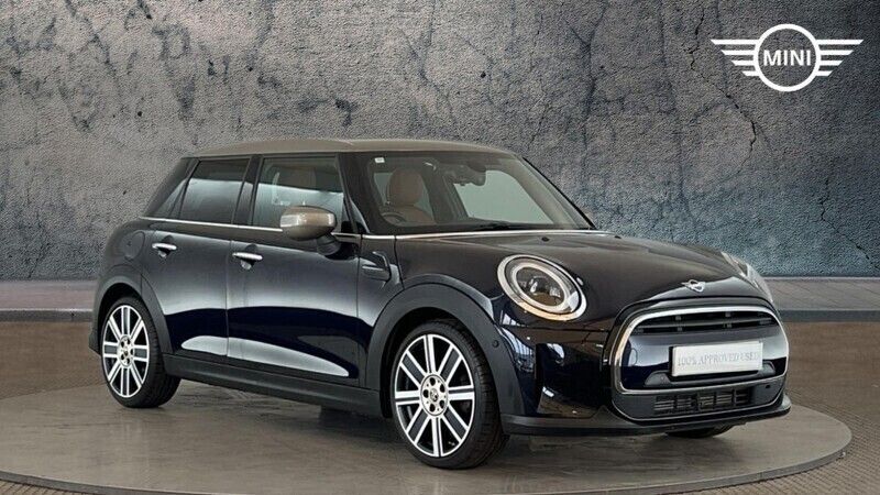 Black Used 2021 Mini Cooper Exclusive Hatchback | £20,690 (Expensive) - Image 1/4