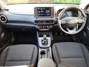Second-hand Hyundai Kona SE 120 CP (88 kW) 2023 Negru SUV