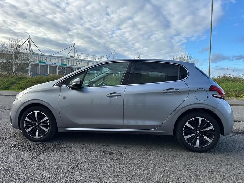 Used Peugeot 208 2019 Grey Hatchback