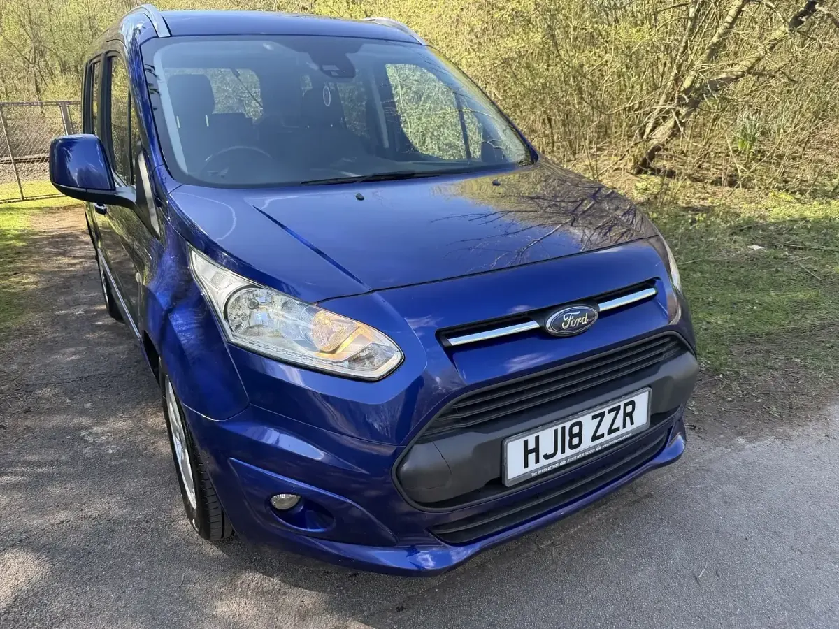 Used Ford Tourneo Connect Titanium 100 HP (73 kW) 2018 Blue MPV
