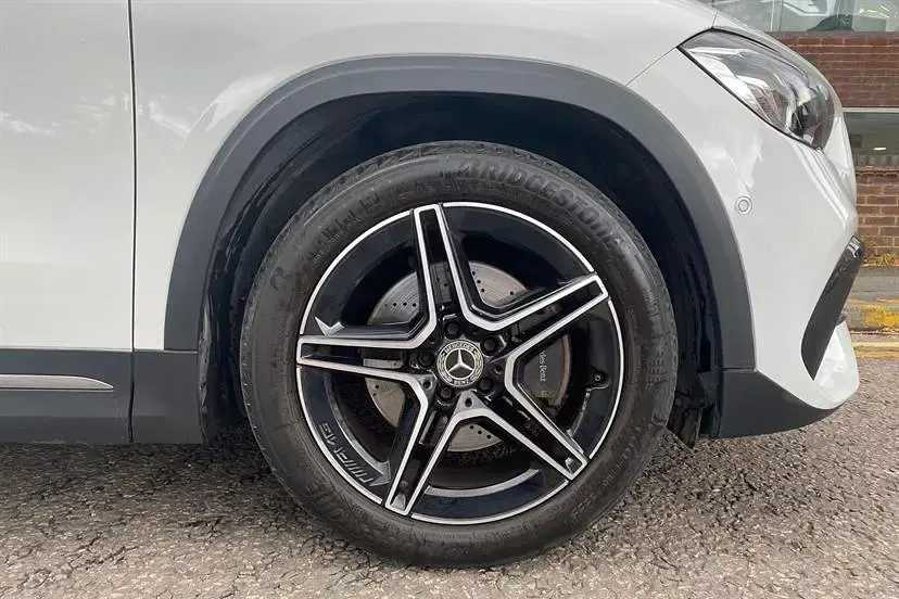 Used Mercedes GLA200 AMG Line Premium 163 HP (119 kW) 2023 White SUV